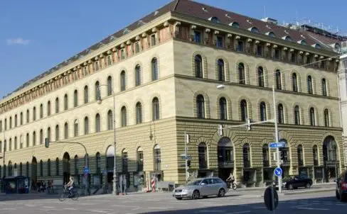 Personalberatung-in-München-Ludwigspalais-Anfahrt